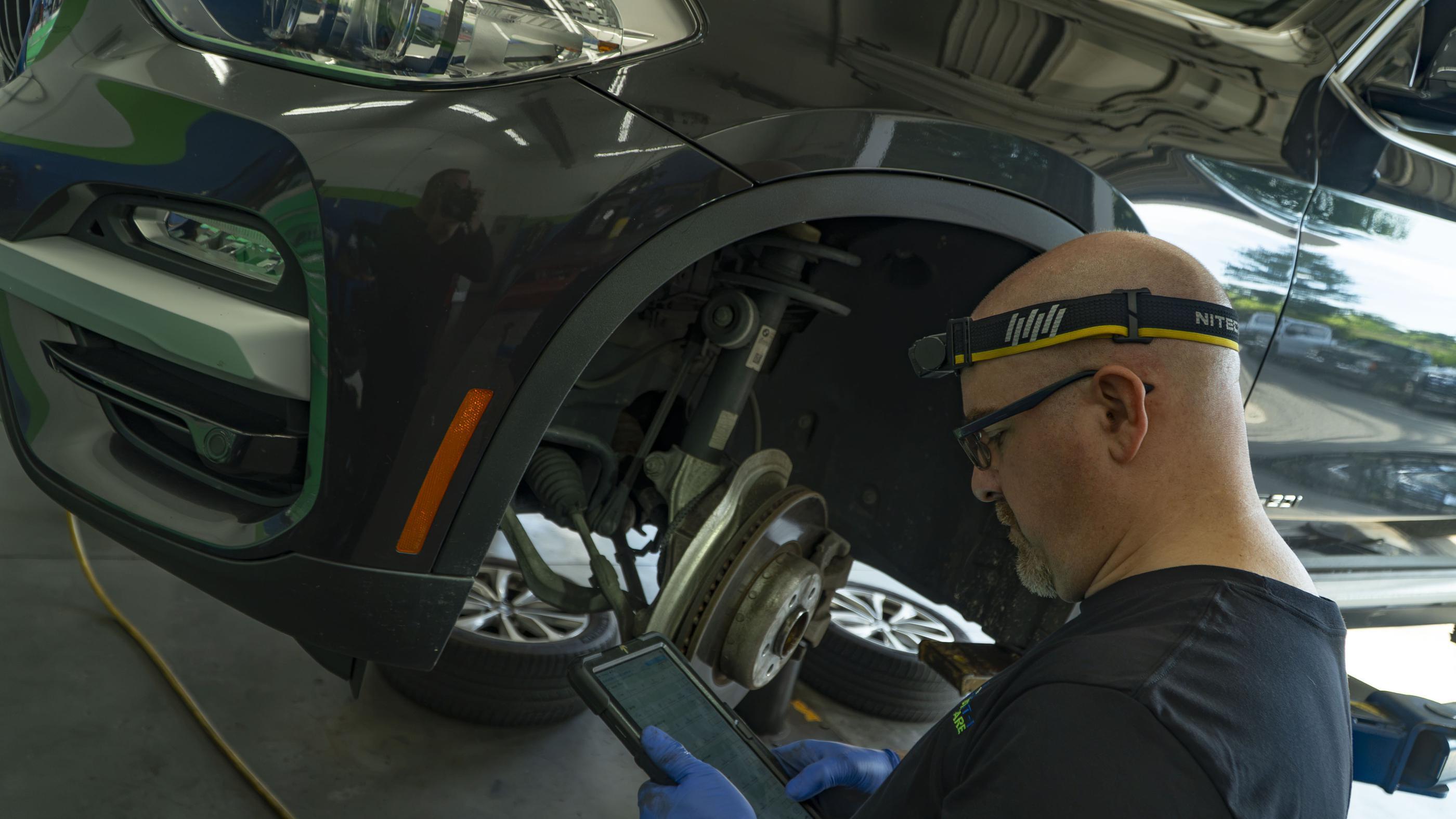 Dealership vs. Independent Repair Shop: Where Should You Go?